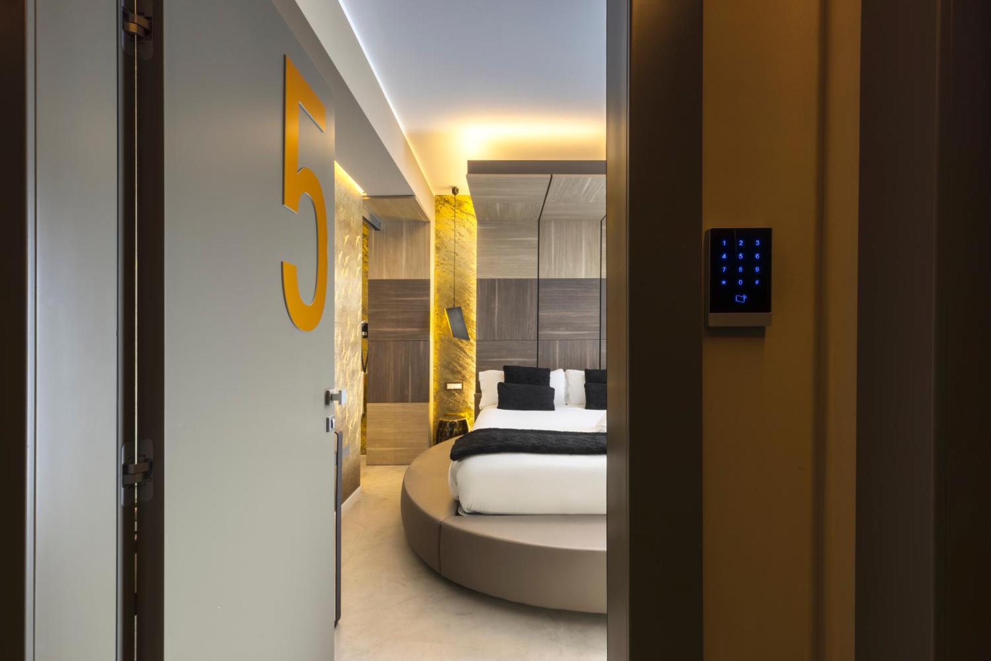 Milestone (Adults Only) Bed & Breakfast Quartu Sant'Elena Exterior photo