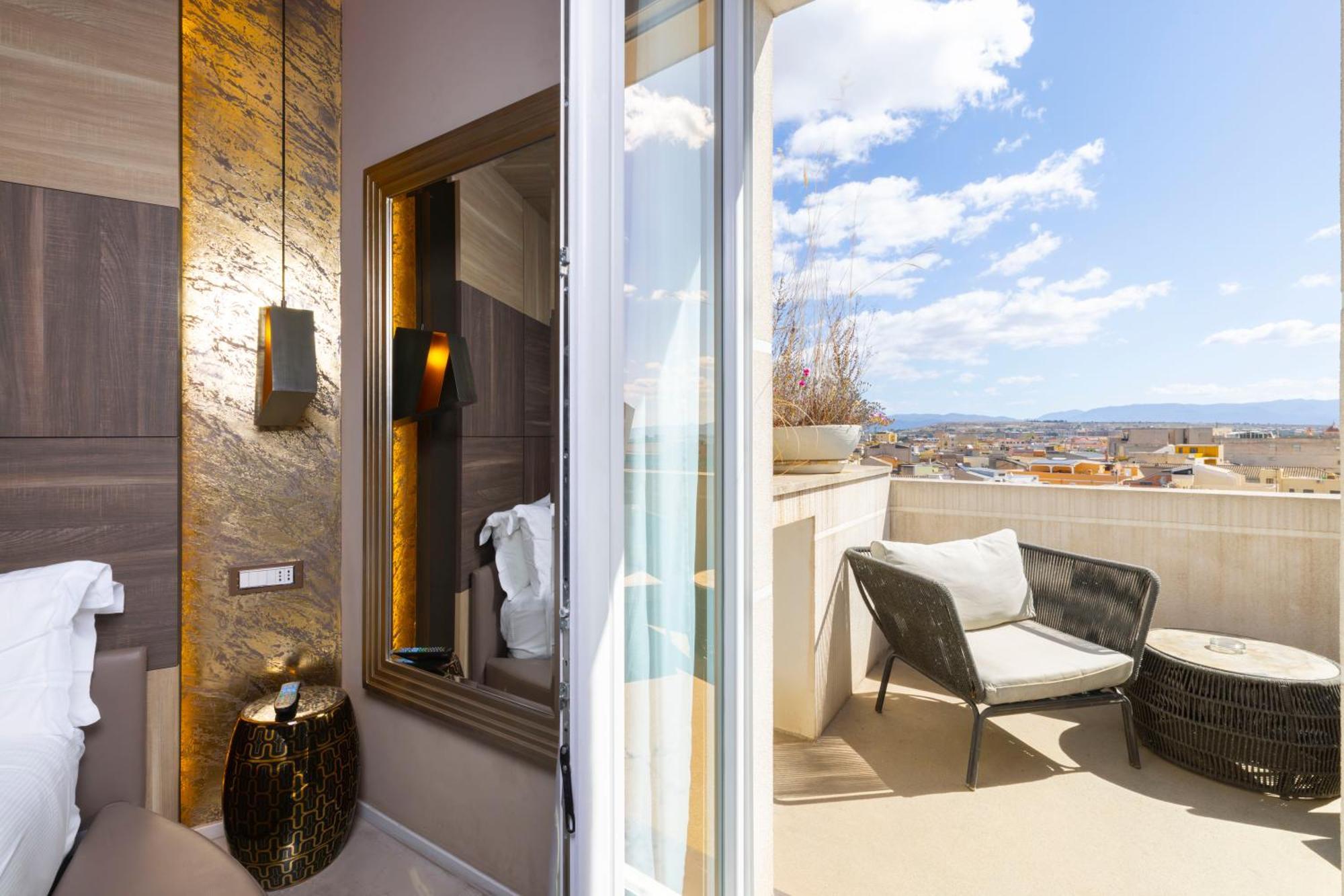 Milestone (Adults Only) Bed & Breakfast Quartu Sant'Elena Exterior photo